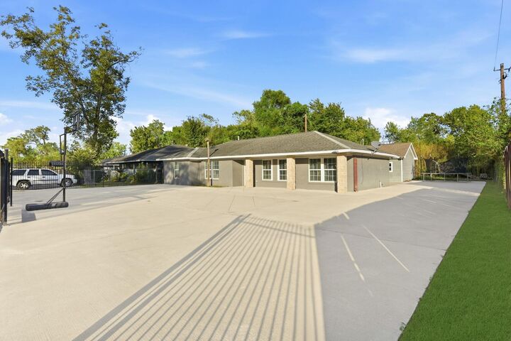 Property Photo:  11716 Innsbury Drive  TX 77093 