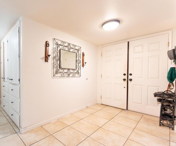 Property Photo: 735 W Cambridge Avenue CA 93277