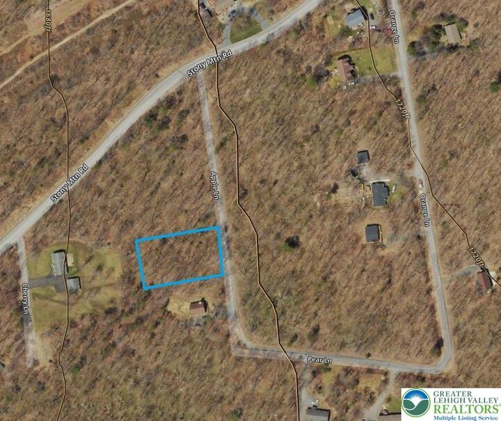 Property Photo: 3 Apple Lane 588 PA 18229