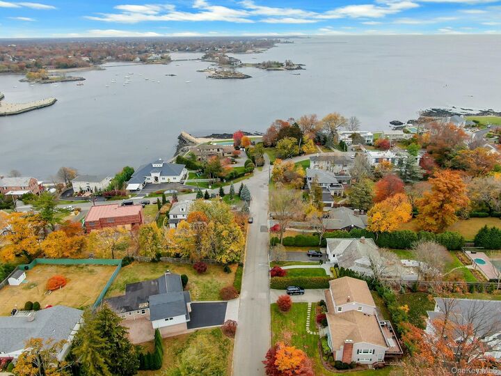 Property Photo:  1 Echo Bay Place  NY 10805 