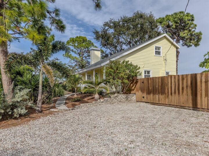 Property Photo:  4821 Egret Road  FL 34293 