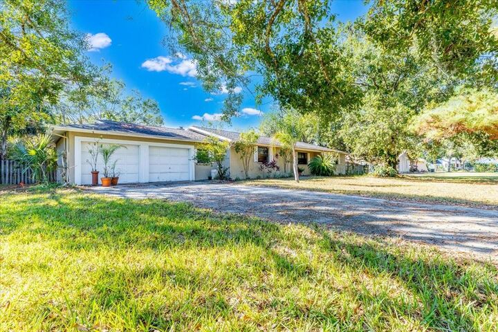 Property Photo:  12508 Palomino Court  FL 33626 