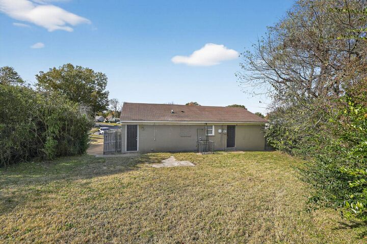 Property Photo: 4360 Bluebell St TN 38109