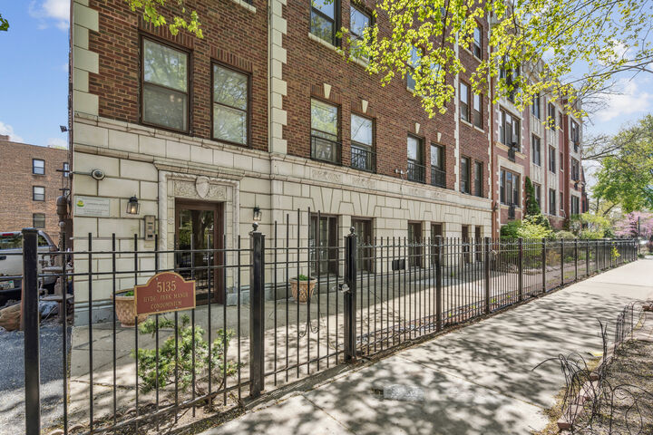 Property Photo:  5135 S Kenwood Avenue 603  IL 60615 