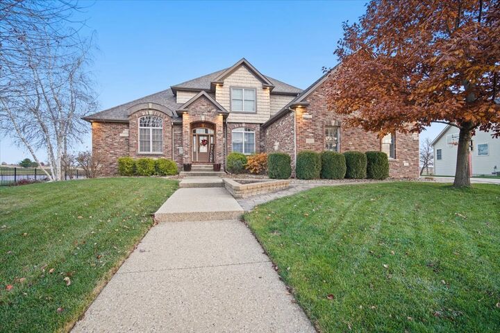 3308 Carrington Lane  Bloomington IL 61705 photo