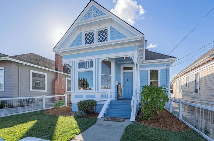 Property Photo:  332 Capitol Street  CA 93901 