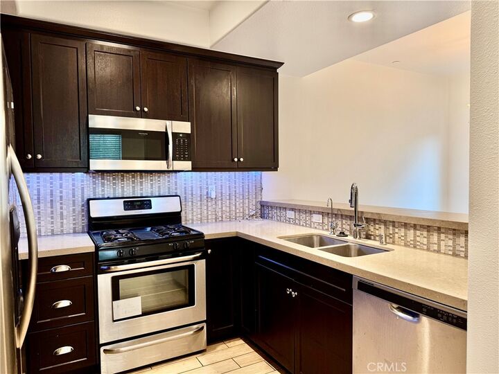 Property Photo:  7600 N Courage Way  CA 91405 