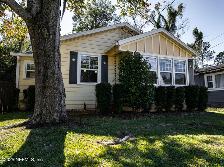 Property Photo: 4612 Polaris Street FL 32205