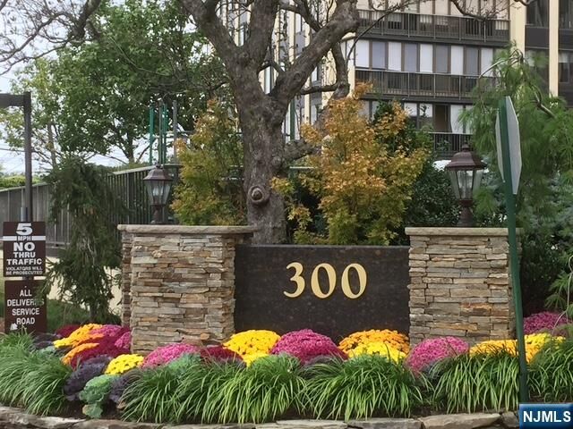 300 Winston Drive 2523  Cliffside Park NJ 07010 photo