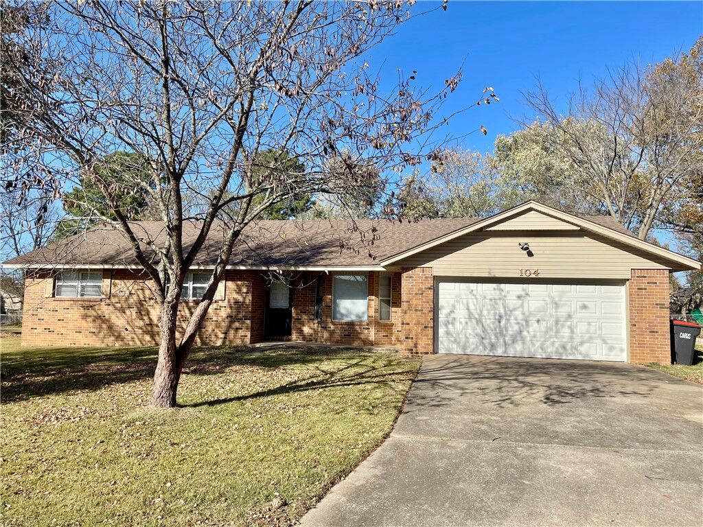 Property Photo: 104 Annie Laurie Avenue AR 72764