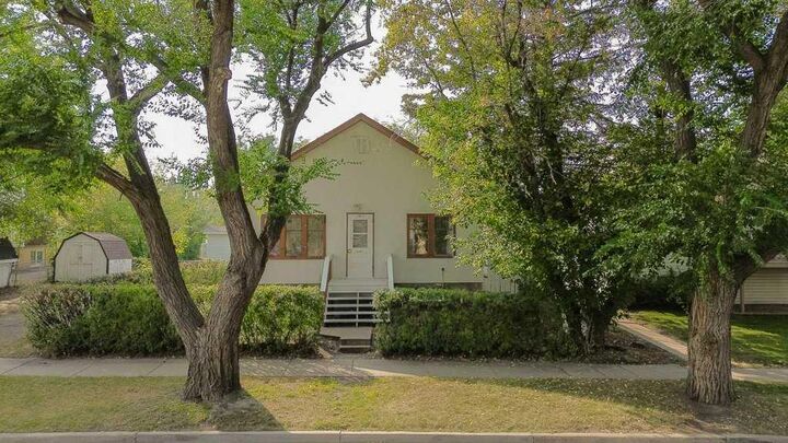 5812 52 Avenue  Red Deer AB T4N 4K4 photo