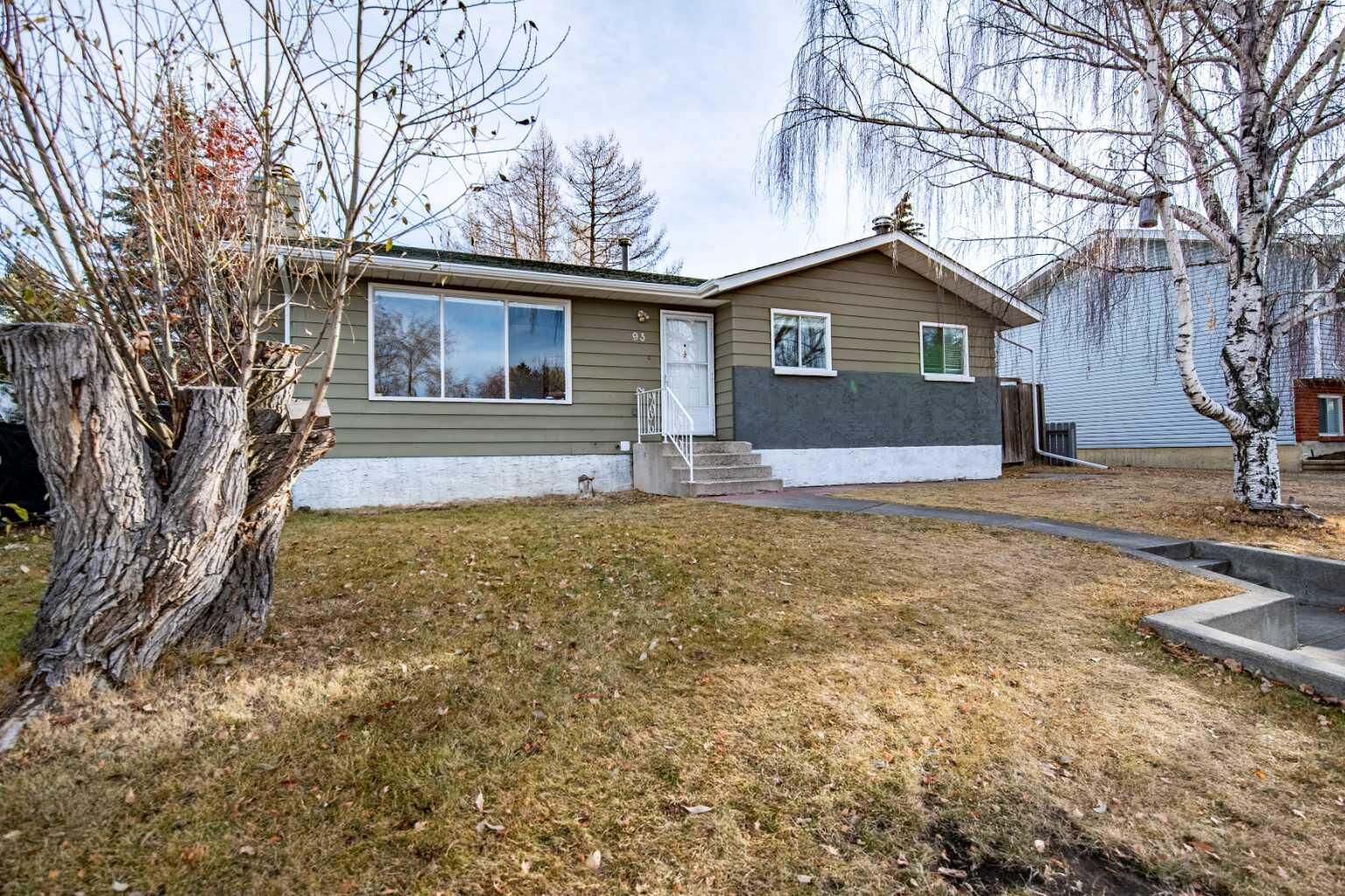 Property Photo:  93 Westview Drive  AB T4S 1H8 