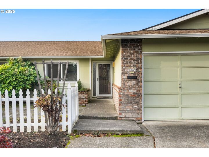 Property Photo: 19055 SW Butternut St OR 97078