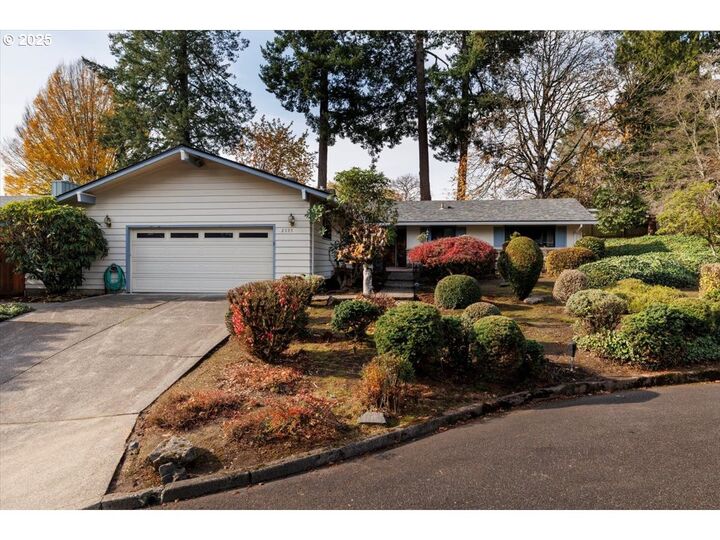 2335 SW Imperial Ct  Portland OR 97225 photo