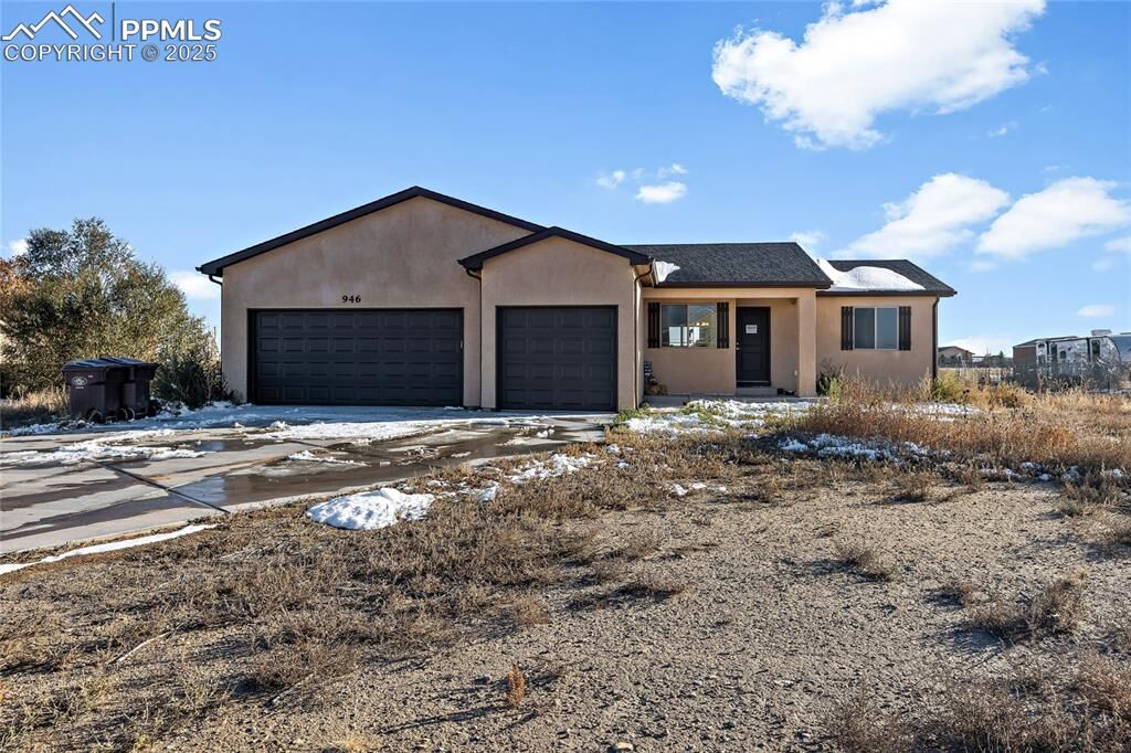 Property Photo: 946 E Walden Drive CO 81007