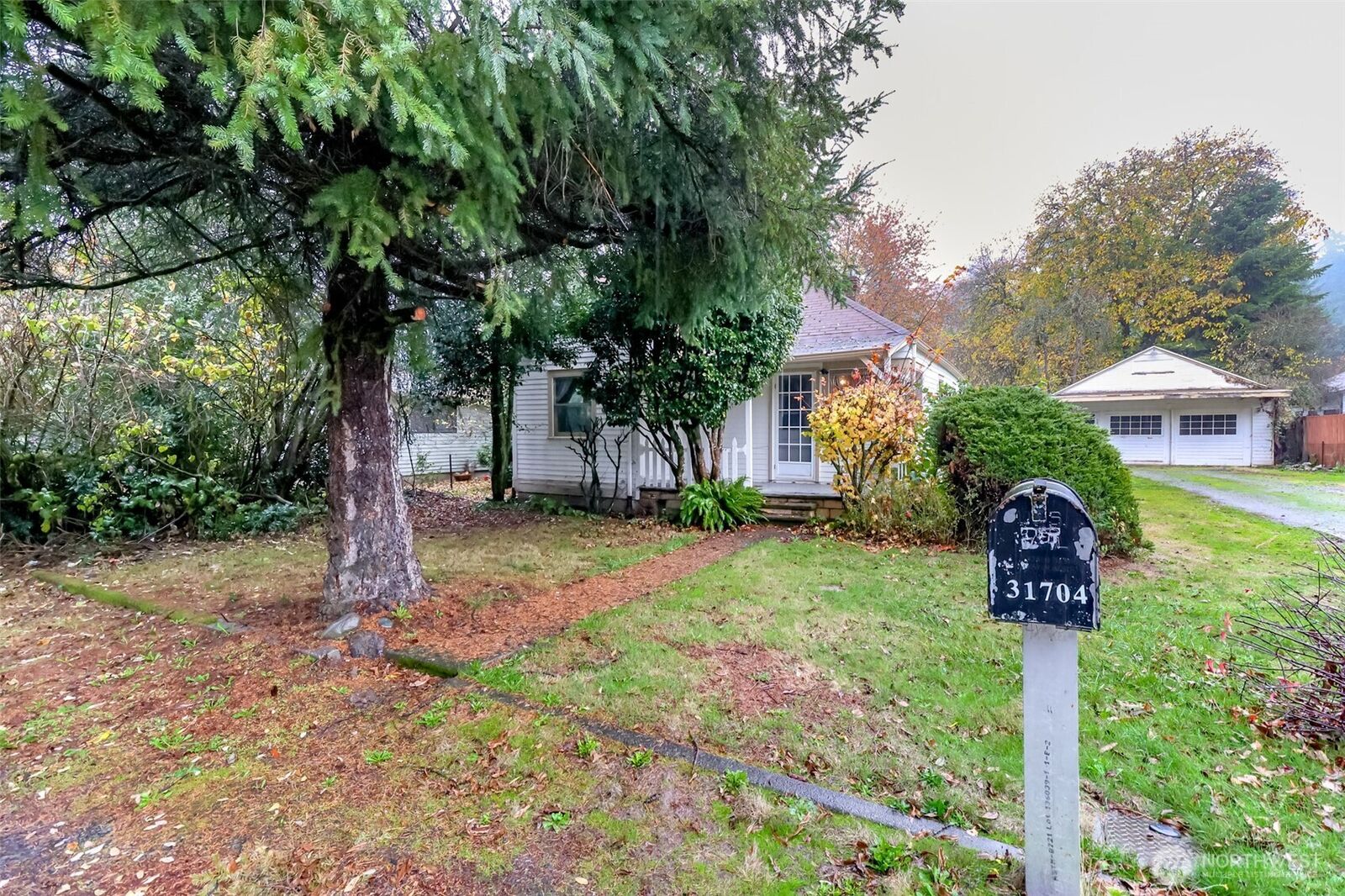 Property Photo:  31704  102nd Avenue SE  WA 98092 