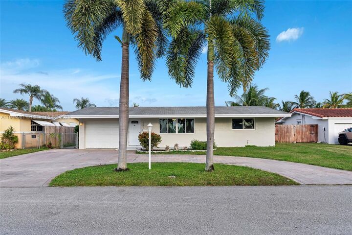 1301 NW 87th Way  Pembroke Pines FL 33024 photo