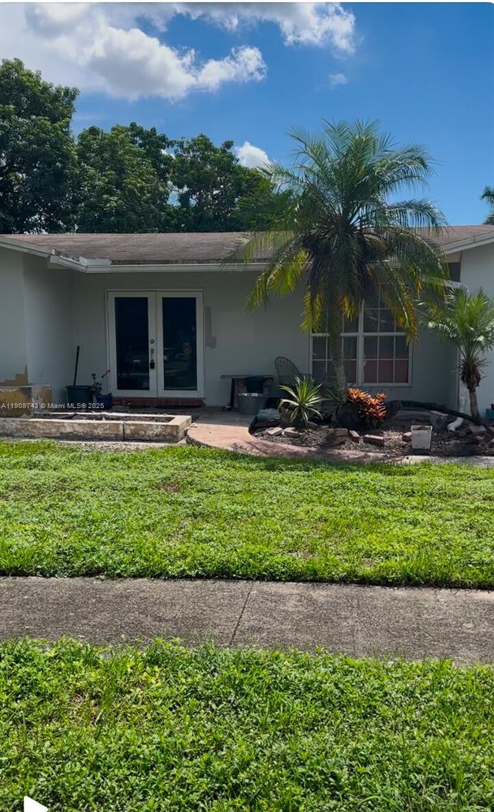 11110 NW 17th Ct  Pembroke Pines FL 33026 photo