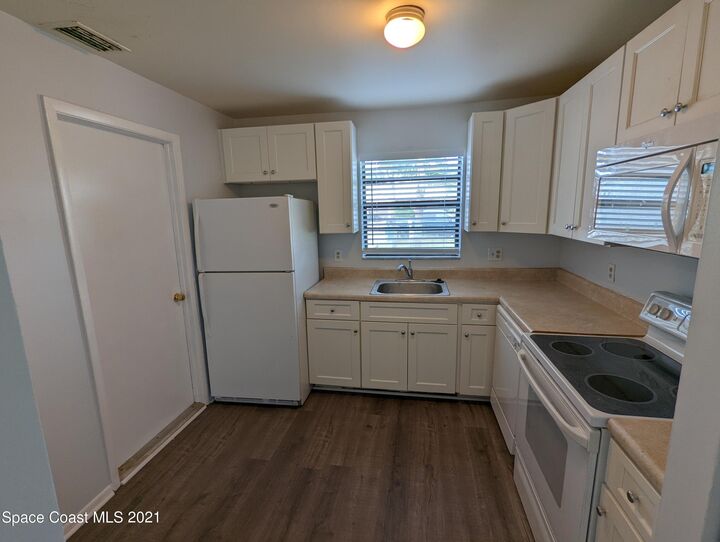 Property Photo: 1681 Owl Lane FL 32935