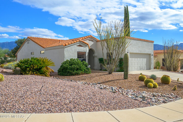 Property Photo: 14350 N Rusty Gate Trail AZ 85755