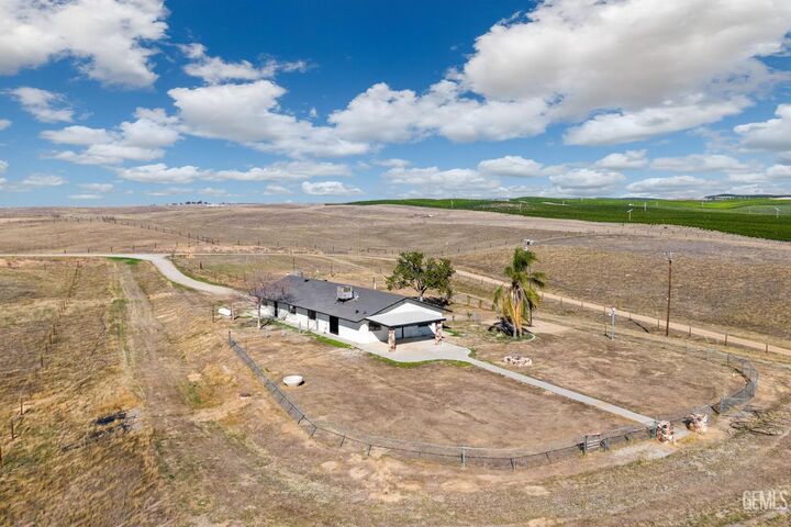 15662 Highway 65  Mc Farland CA 93250 photo
