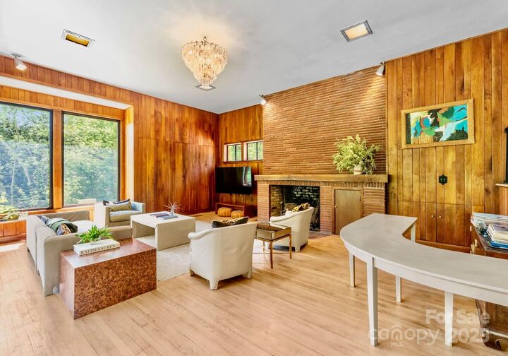 Property Photo:  916 E Park Drive  NC 28092 