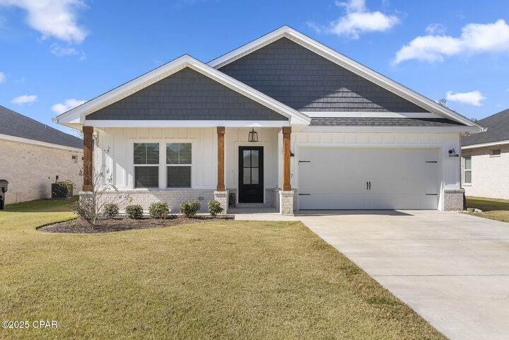 Property Photo: 2617 Outlaws Way FL 32405