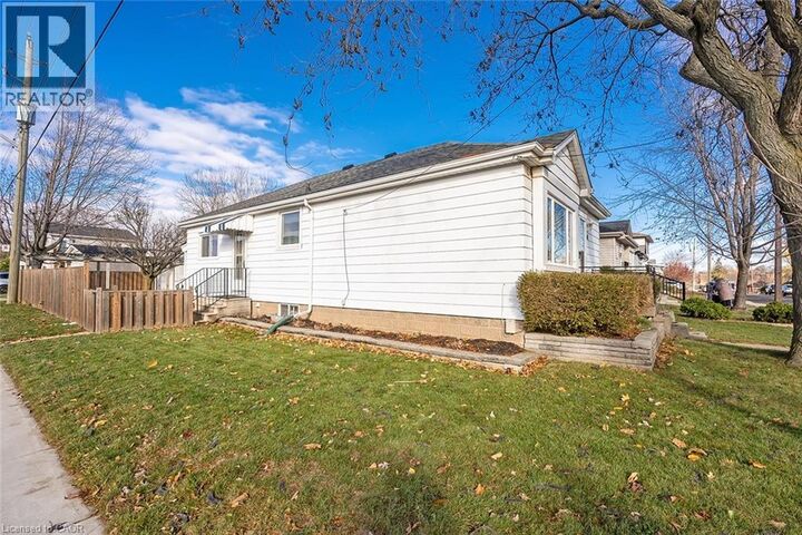 Photo de la propriété: 162 East 18th Street ON L9A 4P1