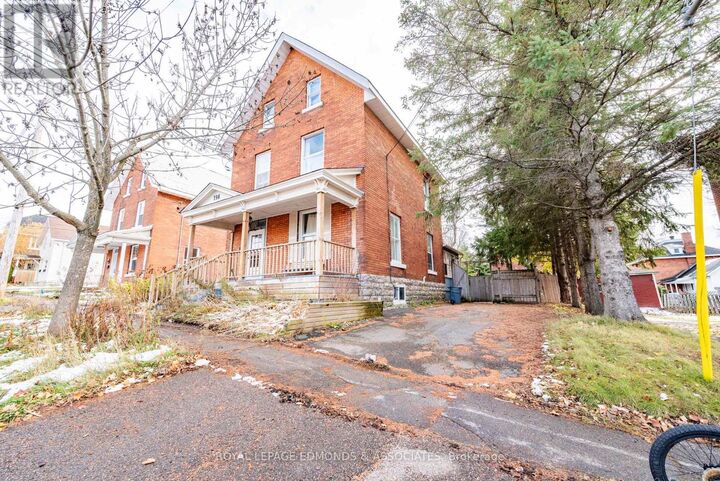 Property Photo:  198 McAllister Street  ON K8A 3G2 