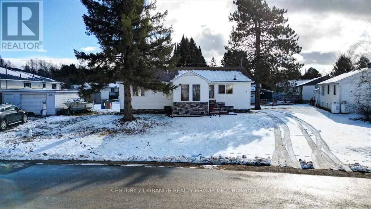 Property Photo:  3 Larch Street  ON K0L 1M0 