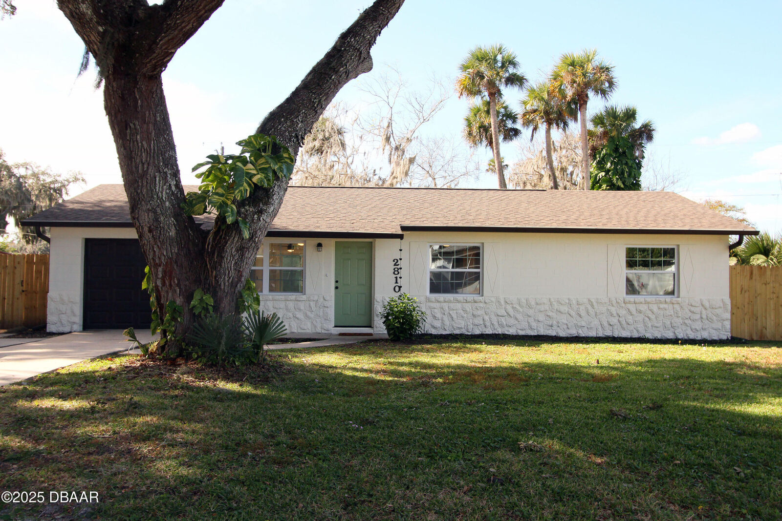 Property Photo:  2810 Kumquat Drive  FL 32141 