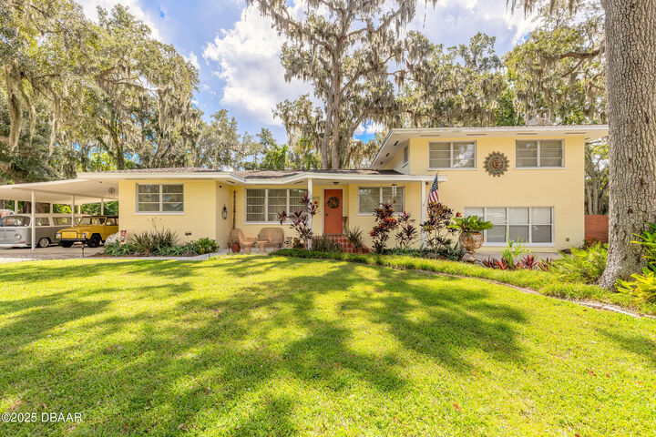 Property Photo:  857 Valencia Road  FL 32119 