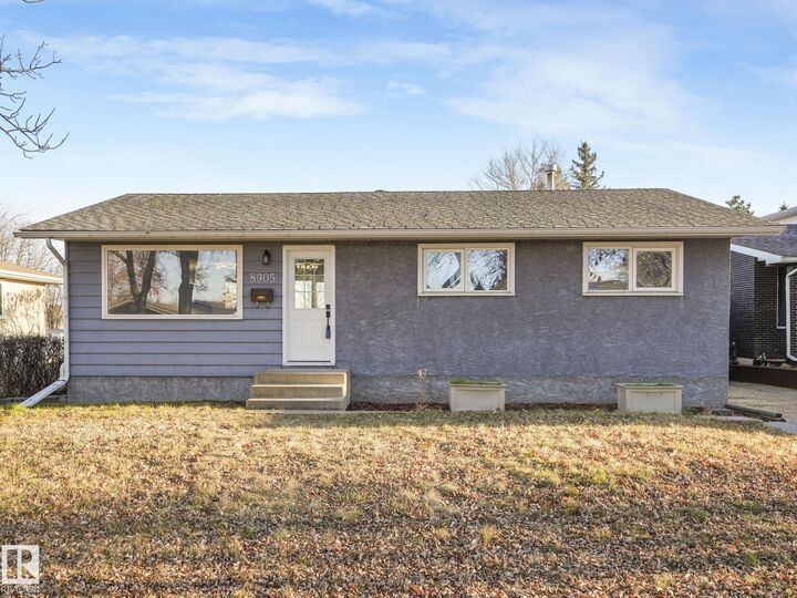 Property Photo:  8905 92 Avenue  AB T8L 1A3 