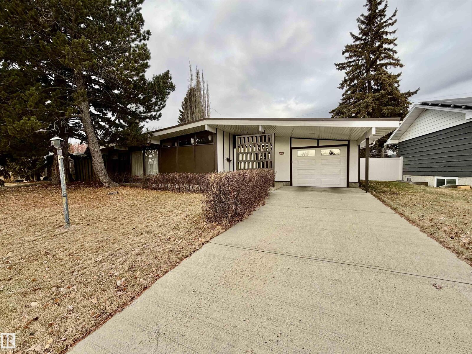 Property Photo:  15416 75 Avenue NW  AB T5R 2Z1 