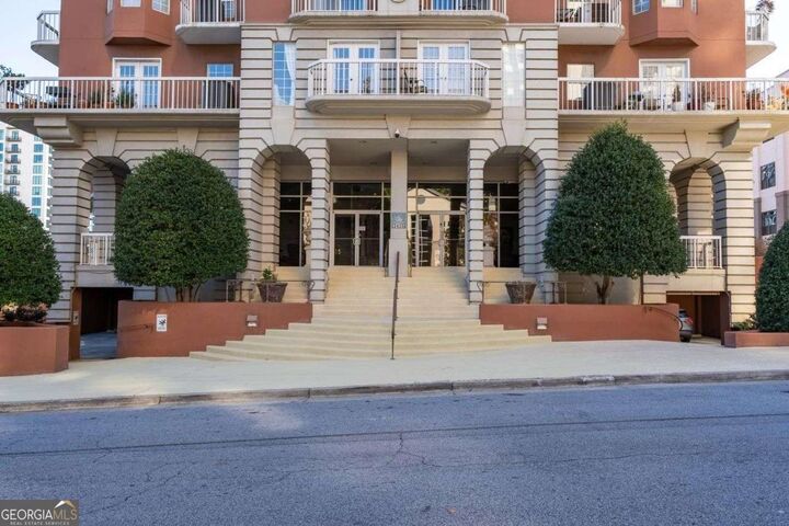 Property Photo:  3435 Kingsboro Road NE  GA 30326 