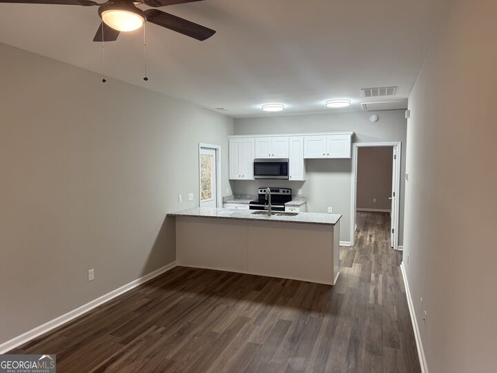 Property Photo:  228 E Render Street  GA 30241 