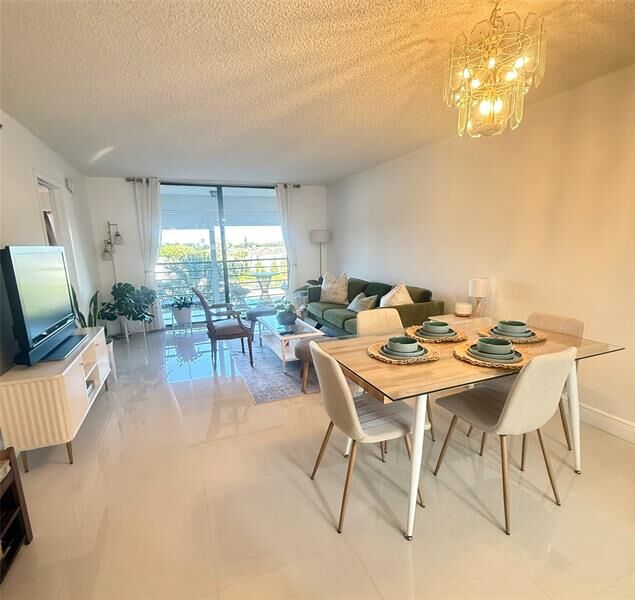 Property Photo:  4640 Lucerne Lakes Blvd 402  FL 33467 