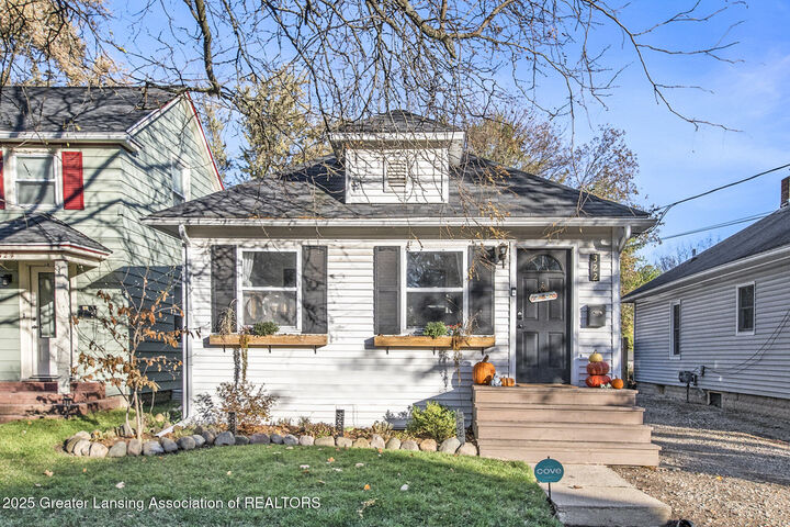 Property Photo: 322 N Foster Avenue MI 48912