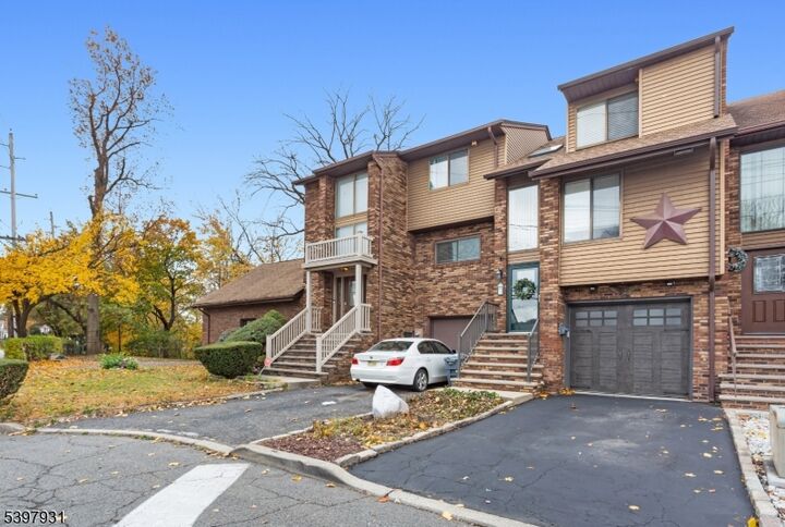Property Photo:  3 Ross Rd  NJ 07057 