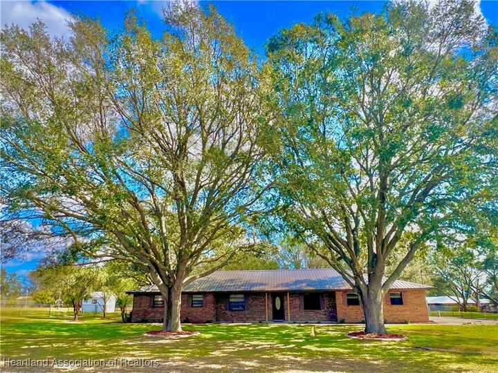 Property Photo:  301 S Wells Avenue  FL 33825 