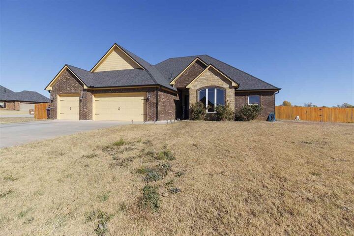 Property Photo: 14068 NE Prairie Hill Cir OK 73538