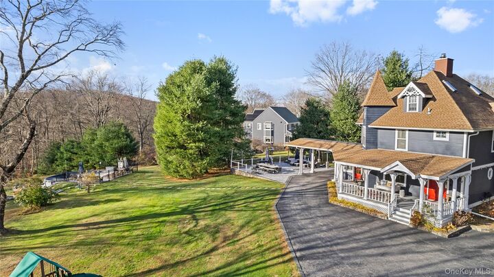 Property Photo: 1055 Bridge Pointe Lane NY 10598