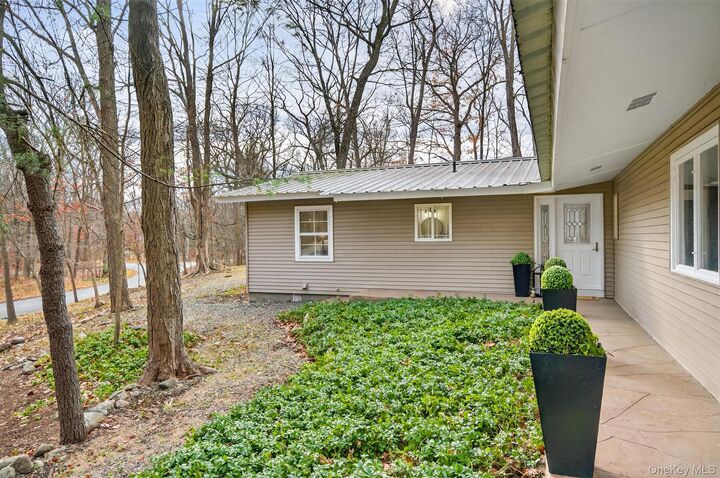 Property Photo:  89 Maple Brook Road  NY 10987 