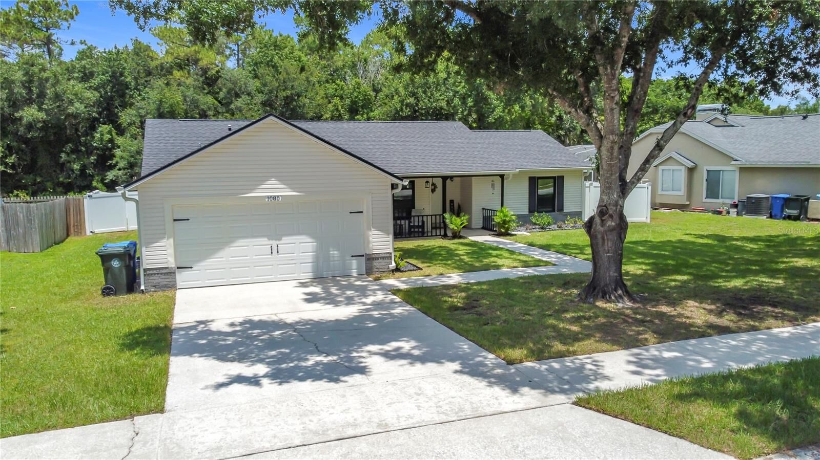 Property Photo:  1080 W Riviera Boulevard  FL 32765 