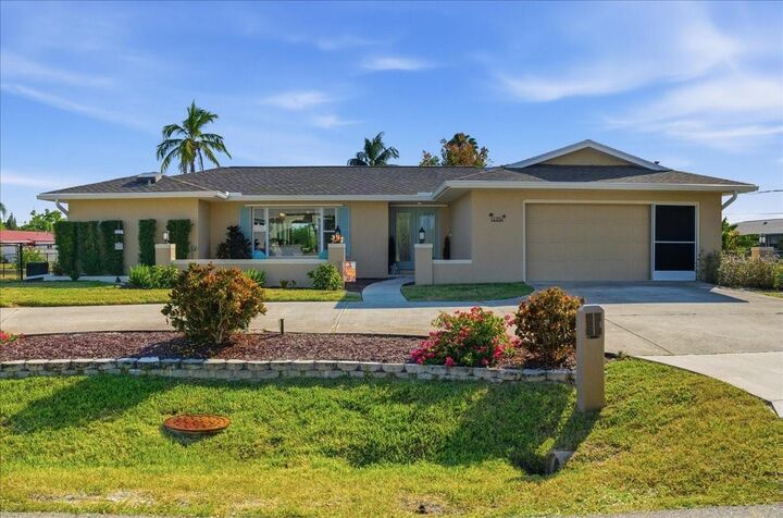 Property Photo:  119 Easton Drive NW  FL 33952 