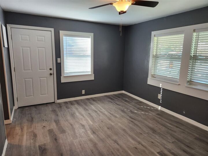 Property Photo:  2011 11th Street W  FL 34205 