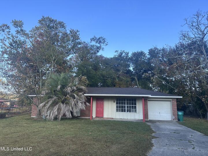 Property Photo:  5013 Cambridge Drive  MS 39581 