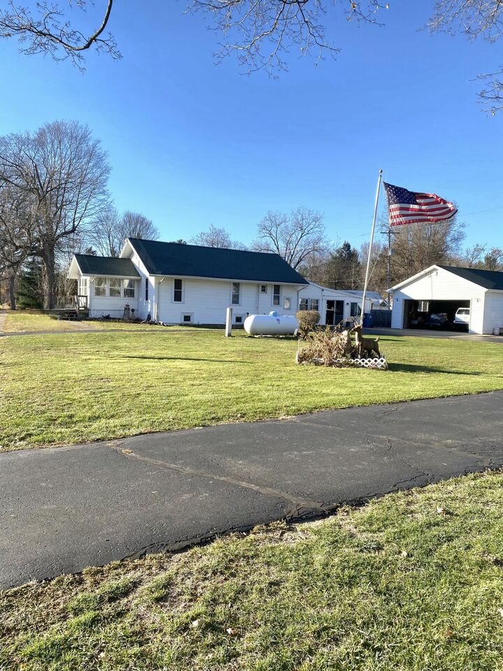 345 E Leroy Street  Burlington MI 49029 photo