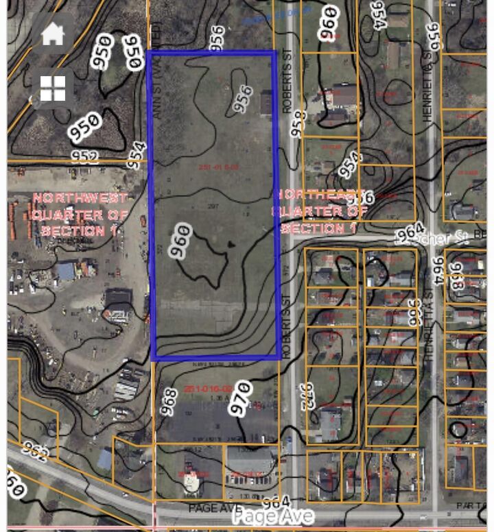 Property Photo: 900 S Roberts Street MI 49203