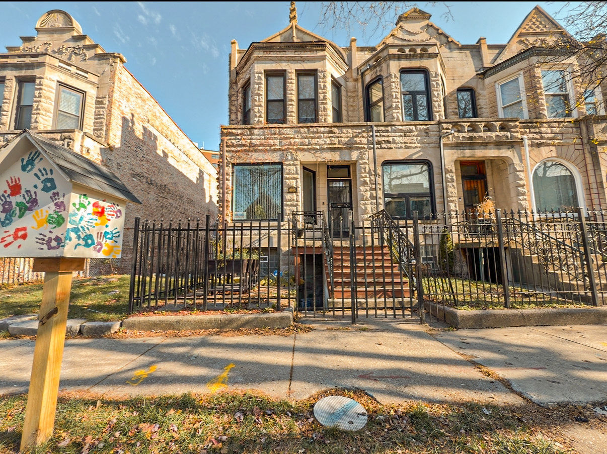 Property Photo: 4925 S Champlain Avenue 2 IL 60615